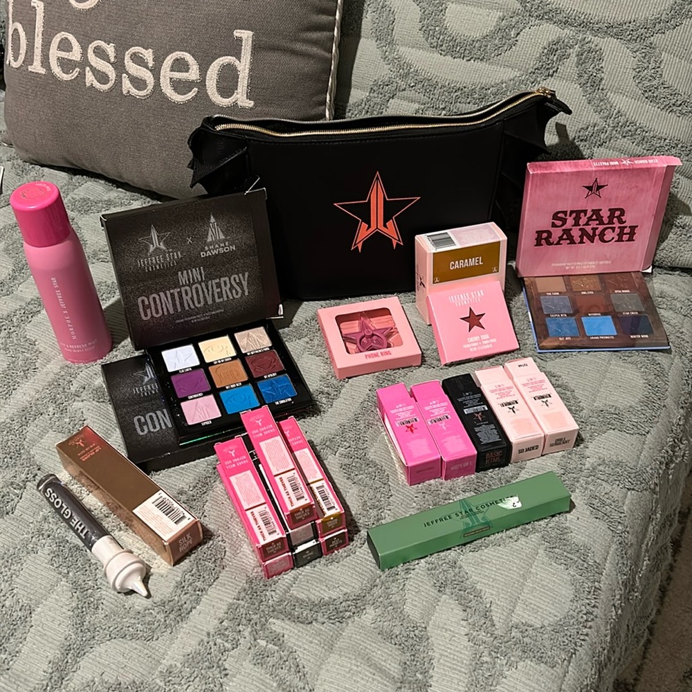 Jeffrey Star bat bag & 22 makeup pieces